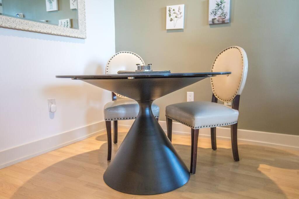 Designer Downtown Condo Suite - Splendid View Des Moine Exteriör bild