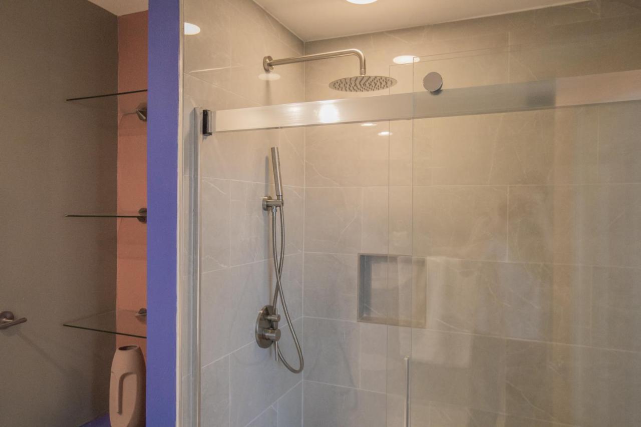 Designer Downtown Condo Suite - Splendid View Des Moine Exteriör bild
