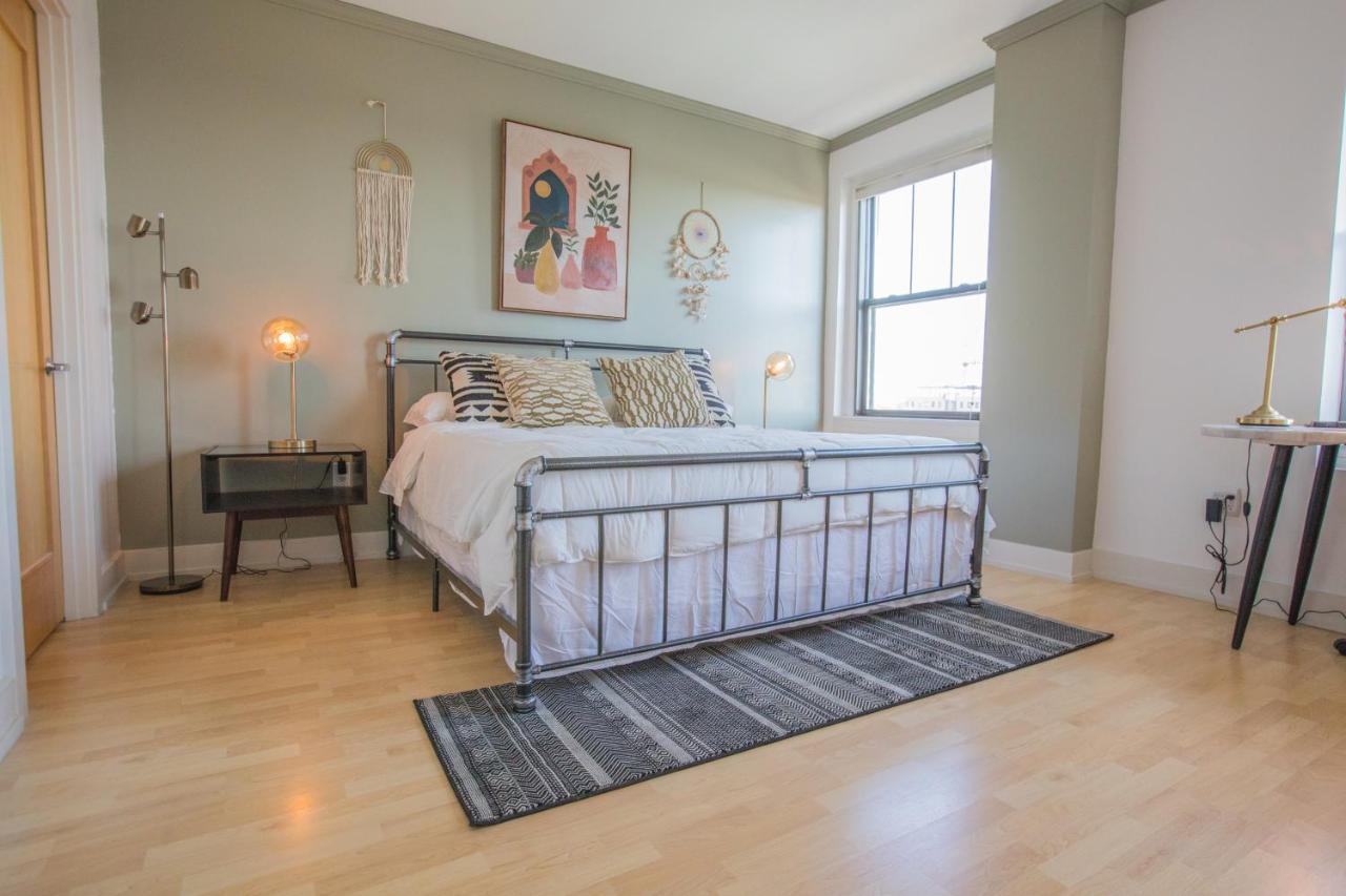 Designer Downtown Condo Suite - Splendid View Des Moine Exteriör bild